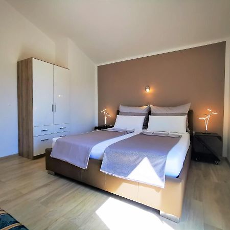 Apartments Petar Pan Fažana Extérieur photo
