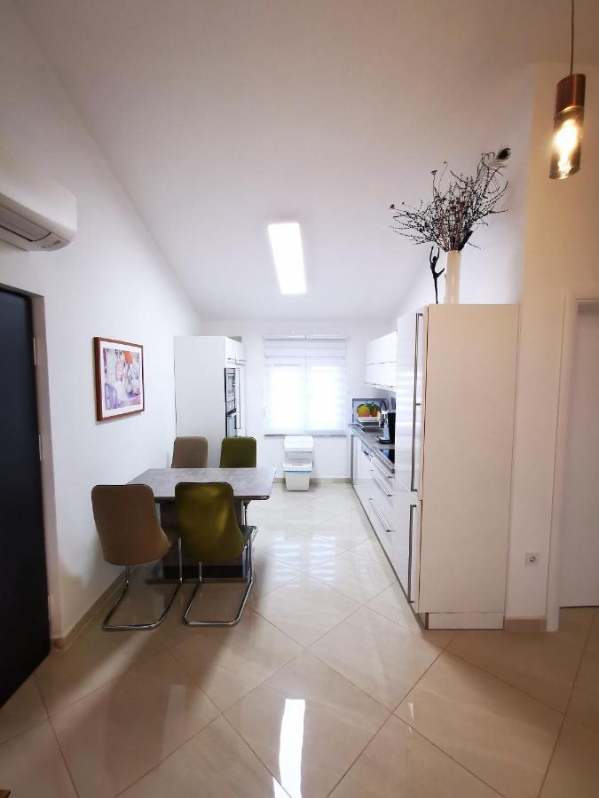 Apartments Petar Pan Fažana Extérieur photo